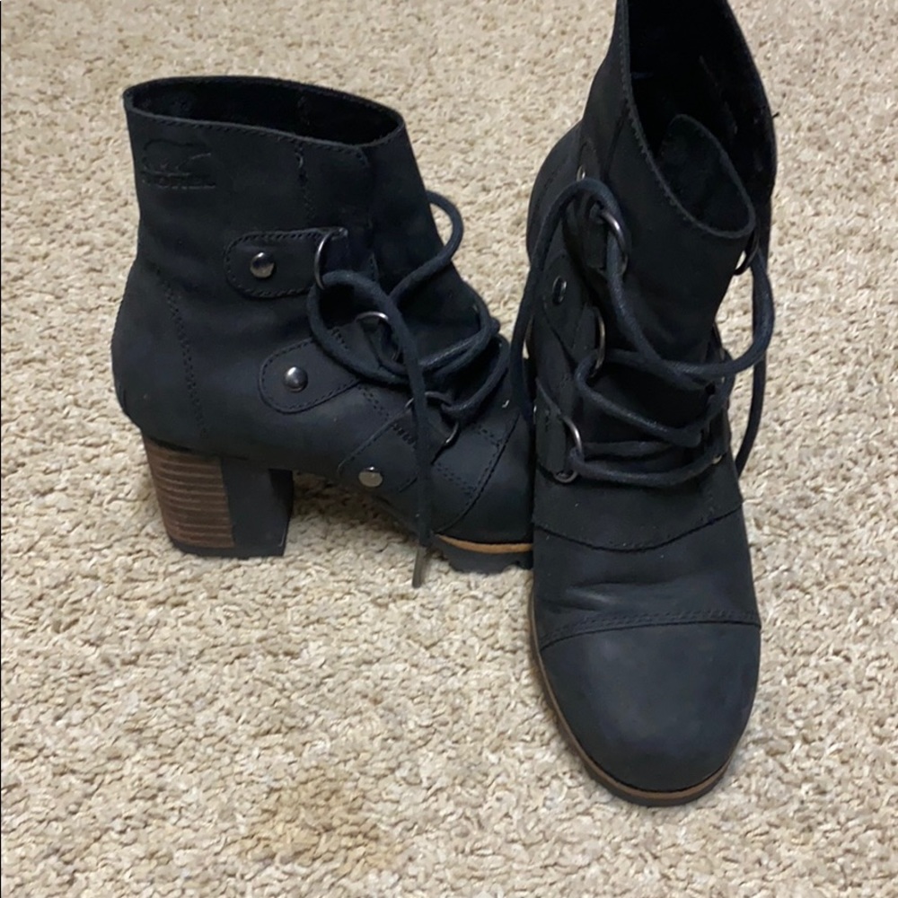 Sorel chunky heel bootie